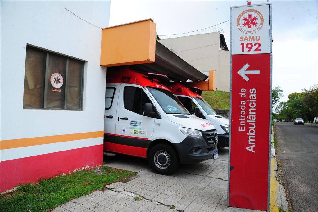 título imagem Mulher dá à luz em casa, é socorrida pelo Samu e escoltada por viaturas até hospital em Santa Maria