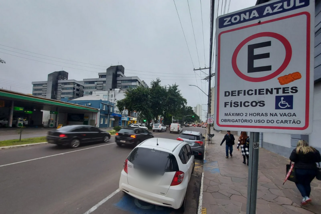 Motoristas reclamam de mau uso de vagas para PCD's e idosos