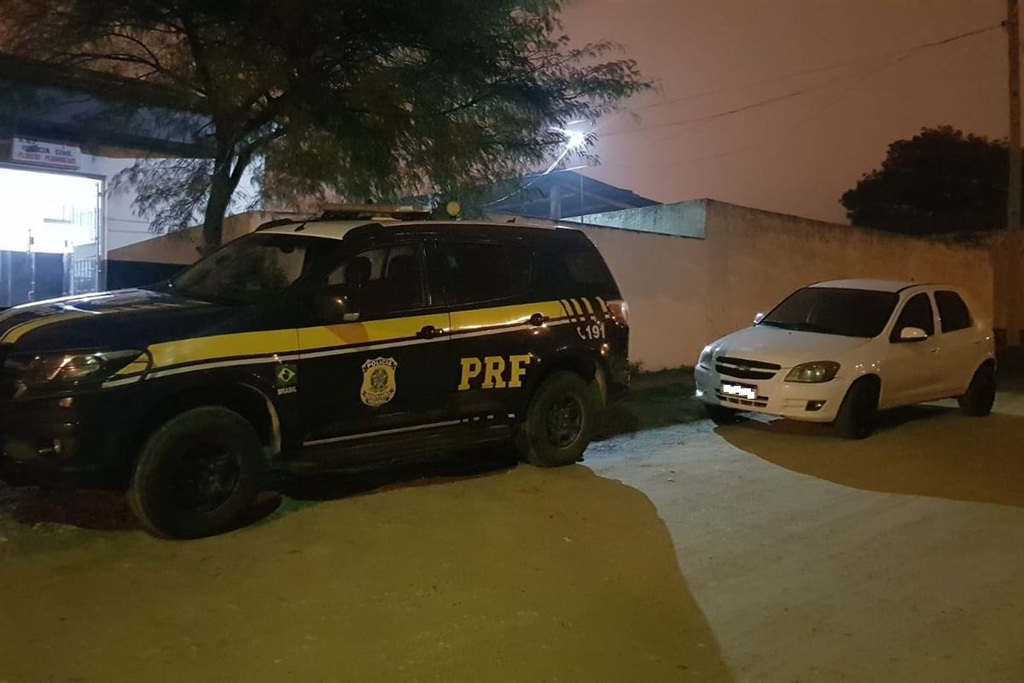 Jovem é preso por tráfico de drogas na BR-392 em veículo de aplicativo de Santa Maria