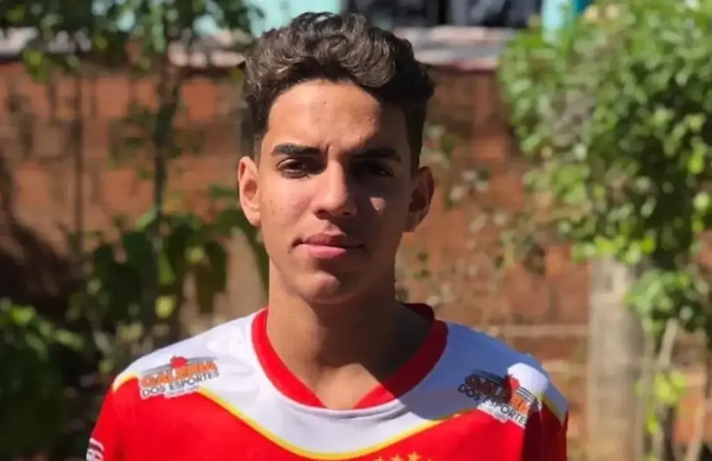 Corpo de jogador de futebol é encontrado esquartejado em rio após desaparecer em festa no Paraguai