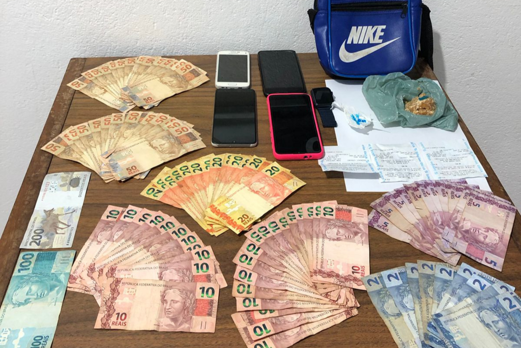 título imagem Trio é preso em flagrante por tráfico de drogas em São Sepé