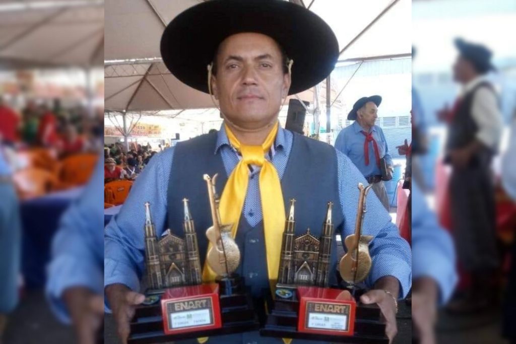 título imagem Multicampeão na trova, Cravinho Chaves morre aos 47 anos; amigos e fãs se despedem nas redes sociais