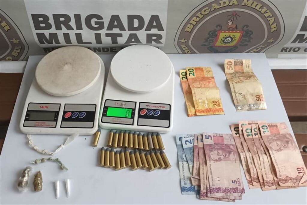Jovem é preso por tráfico de drogas em Santa Maria