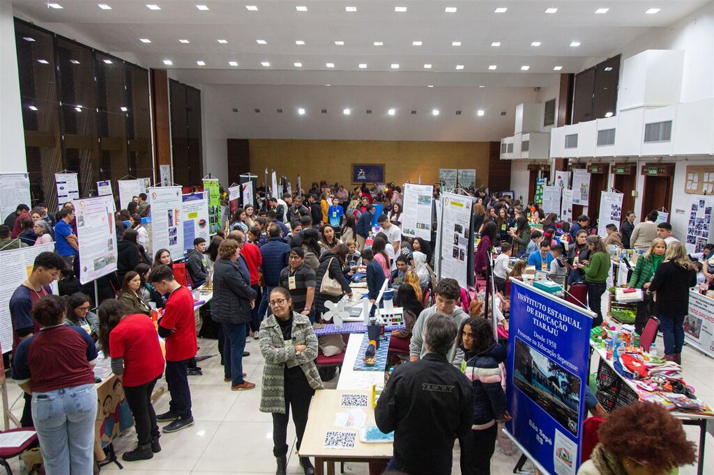 título imagem Mais de 230 alunos participam de mostra científica, cultural e tecnológica em Santa Maria