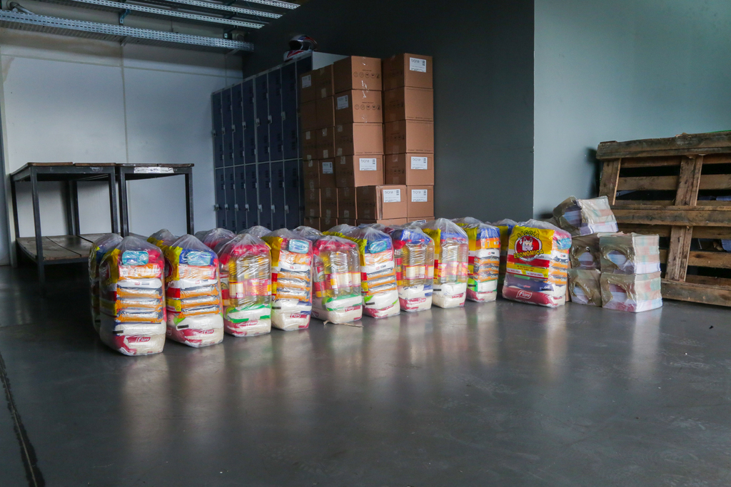 título imagem Distribuição de alimentos em situação de emergência é regulamentada