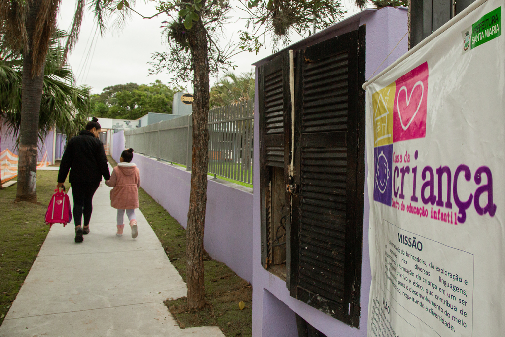 título imagem Aproximadamente 170 crianças estão sem ir à escola Casa da Criança