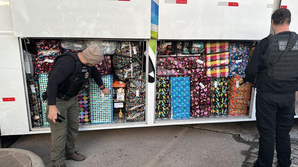 título imagem Receita Federal apreende 4 ônibus carregados com produtos importados ilegalmente do Uruguai