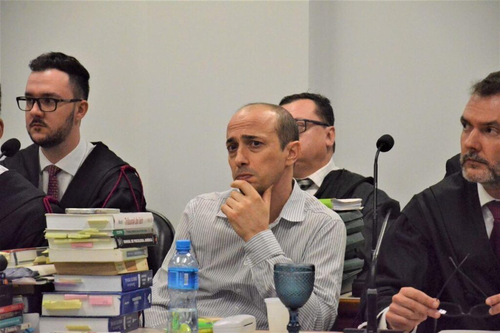 título imagem Leandro Boldrini, condenado pela morte do filho Bernardo, começa a cumprir pena no semiaberto
