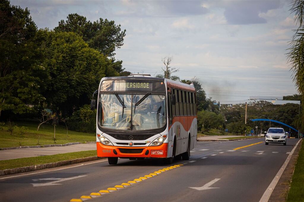 título imagem Prefeitura deve renovar contrato com empresas do transporte coletivo e licitação será adiada pela 5ª vez