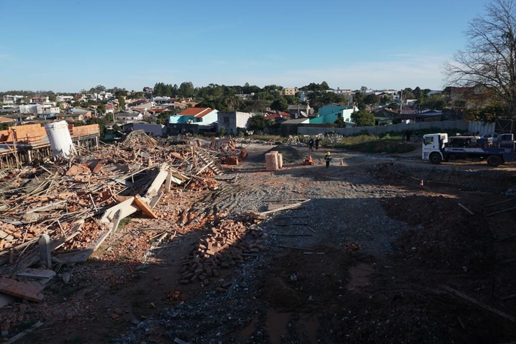 Polícia Civil e Conselho de Engenharia investigam motivo da queda de prédio em obras em São Gabriel