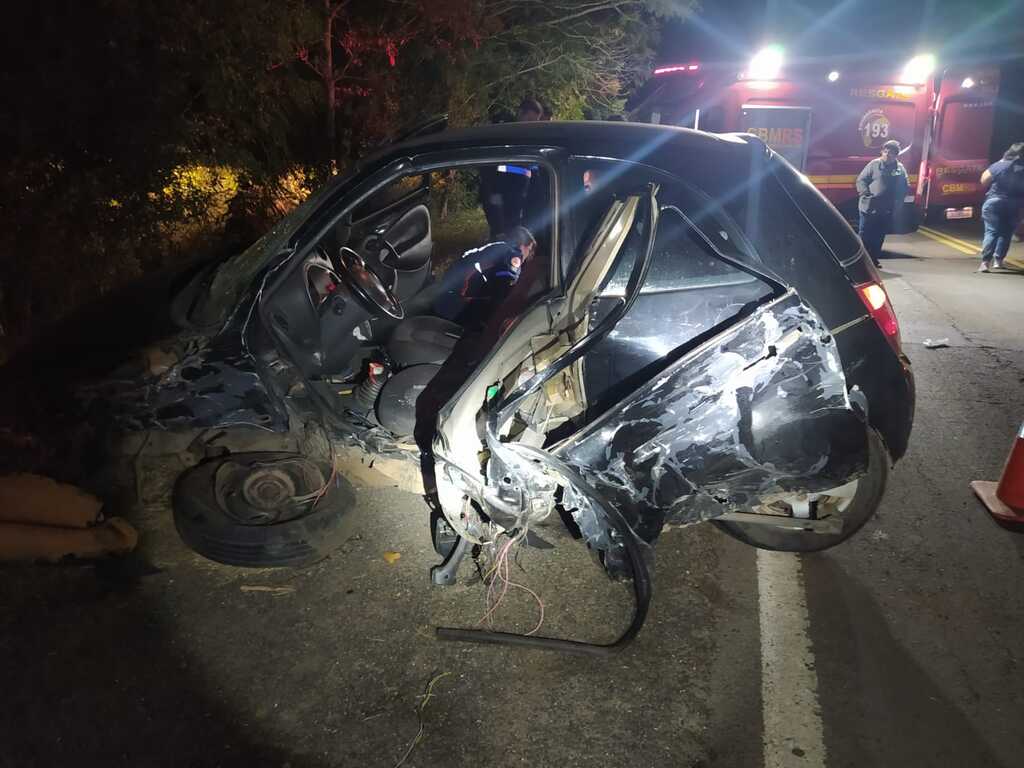 Foto: Polícia Rodoviária Federal - Condutor do Ford KA com placas de Humaitá, ficou gravemente ferido