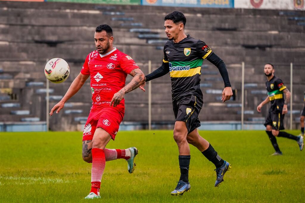 título imagem Inter-SM perde de virada para o Novo Horizonte de Esteio na Copa FGF