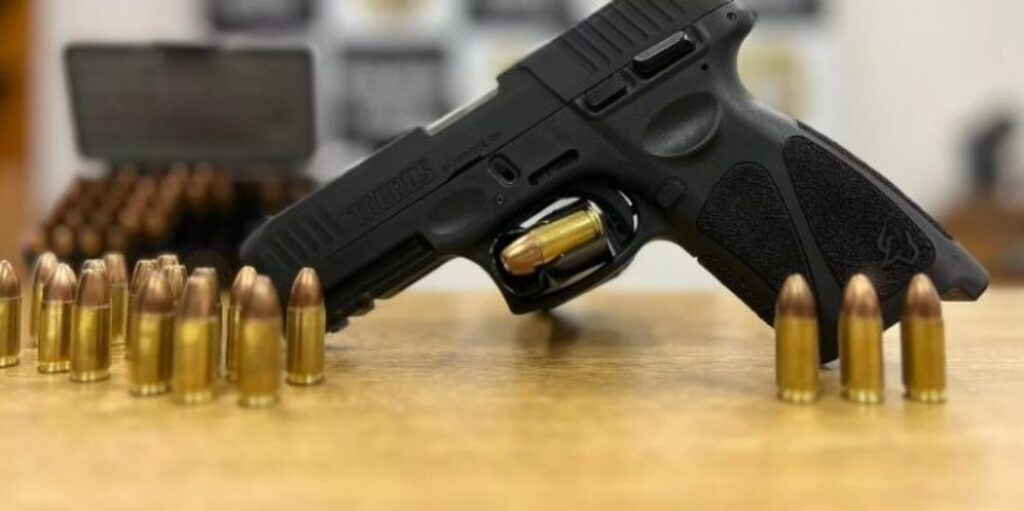 Homem é denunciado e preso pelo estupro da filha após palestra educativa da Brigada Militar em escola