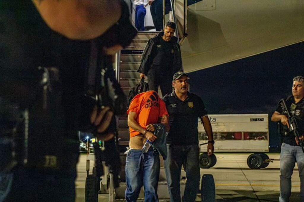 título imagem Condenado a mais de 240 anos de prisão, foragido nº 1 do Estado é capturado no Pará