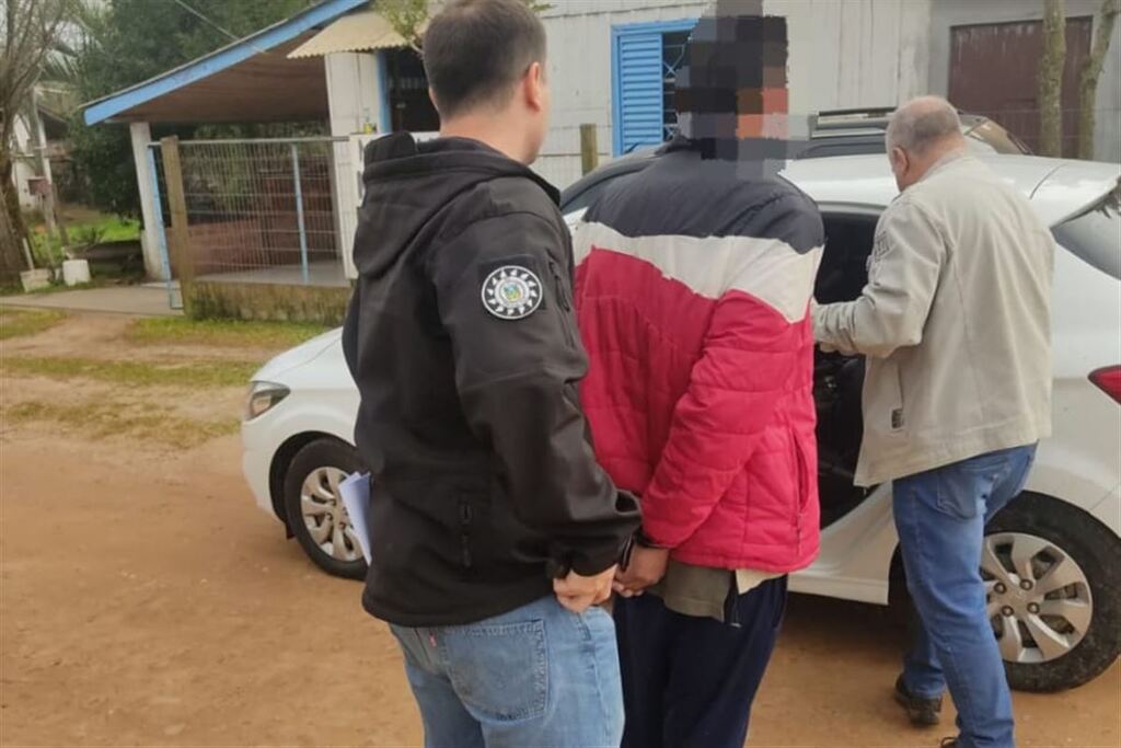 Foto: Polícia Civil - Um dos suspeitos foi preso na manhã desta terça-feira em Santa Maria, outro jovem já cumpre pena na Pesm