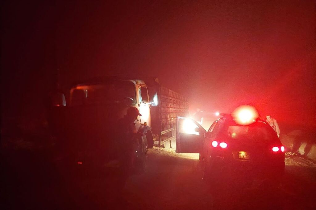 Foto: Brigada Militar - 18 barras de trilho de trem foram encontradas no caminhão