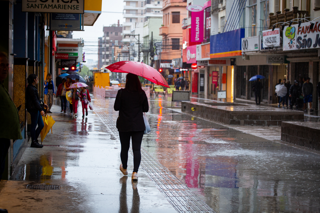título imagem Depois de registrar 31°C durante inverno, temperatura diminui e chuva retorna nesta semana em Santa Maria