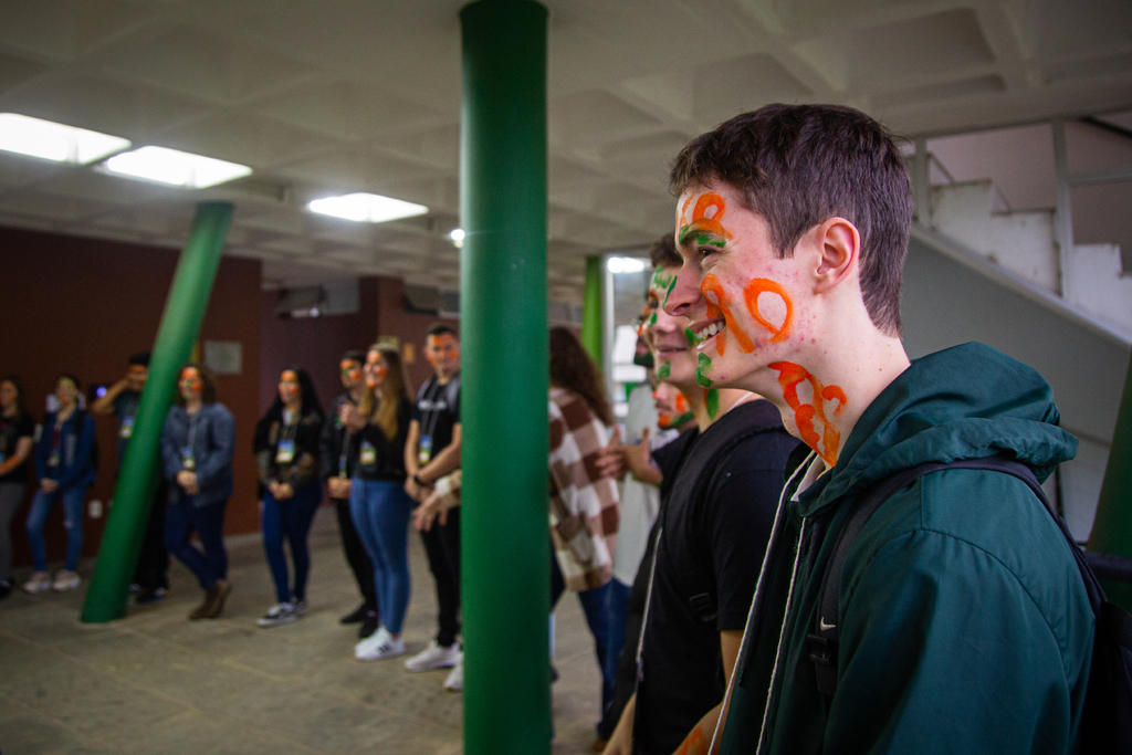 Música, bate-papo, integração e chuva: como foi o retorno das aulas do segundo semestre da UFSM