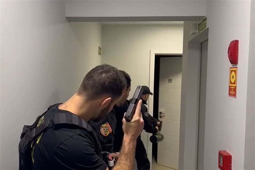 Casal que movimentou mais de R$ 3 milhões com o tráfico de drogas em Santa Maria é preso pela Polícia Federal
