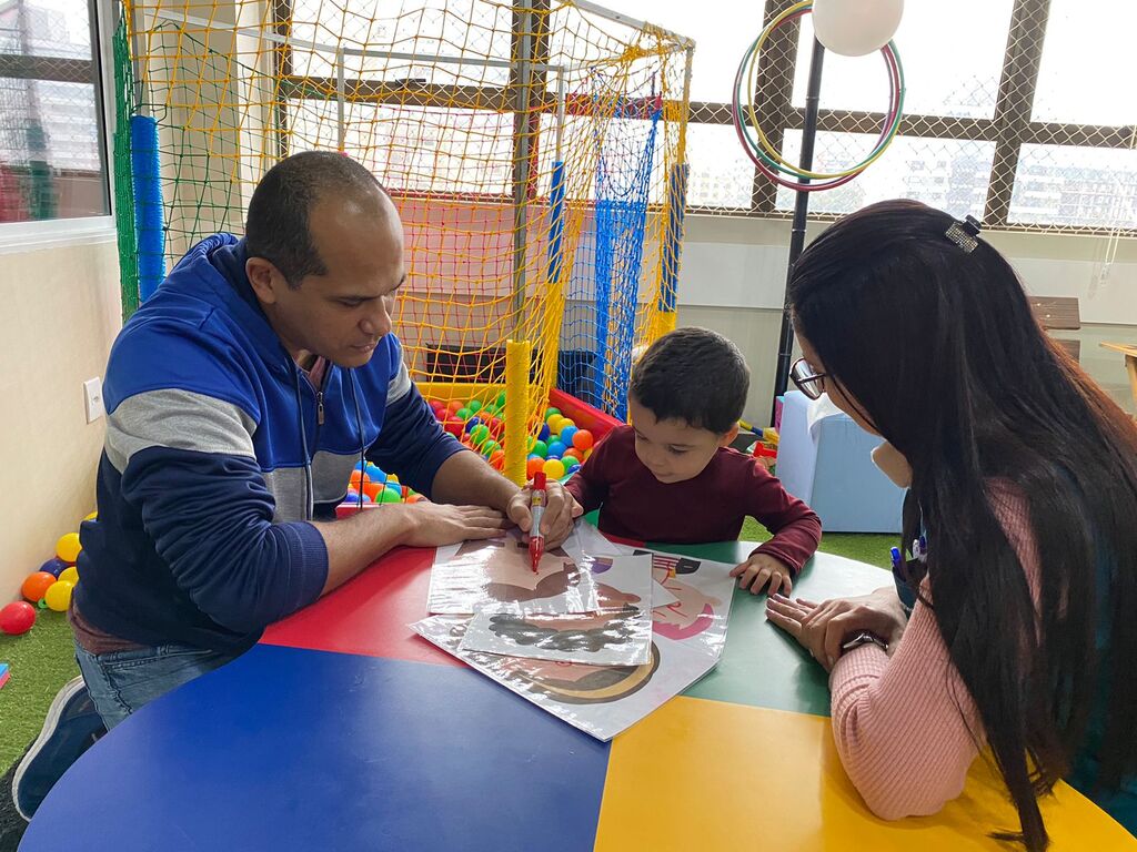 Centro de referência promove roda de conversa sobre paternidade plural e atípica em Santa Maria
