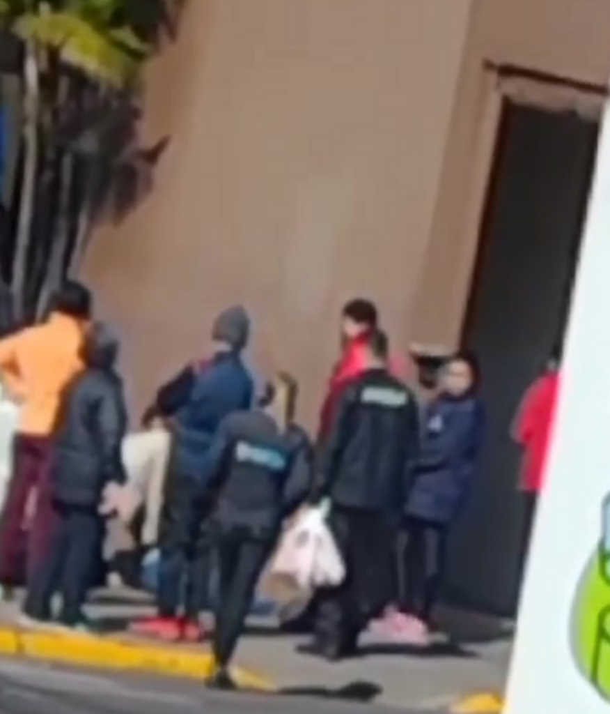 Taxista sofre infarto e morre em frente a supermercado em Santa Maria