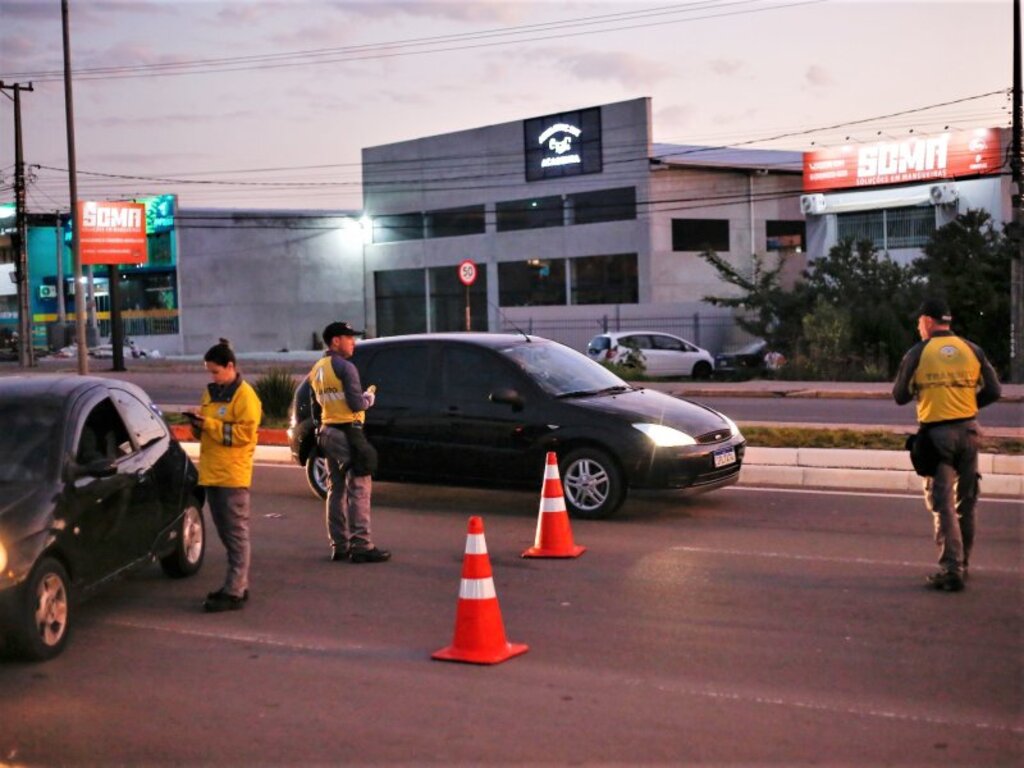 título imagem Mais de 150 veículos são abordados pela Operação Balada Segura neste domingo