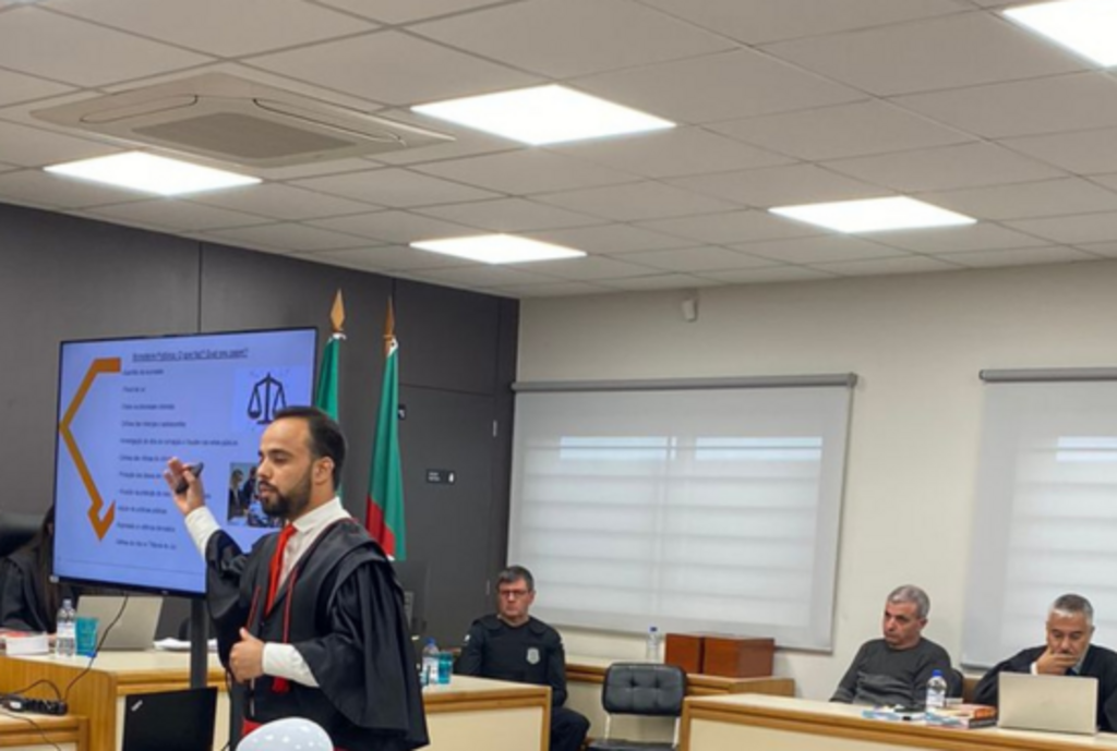 Réu é condenado a 49 anos pelo assassinato da ex-companheira