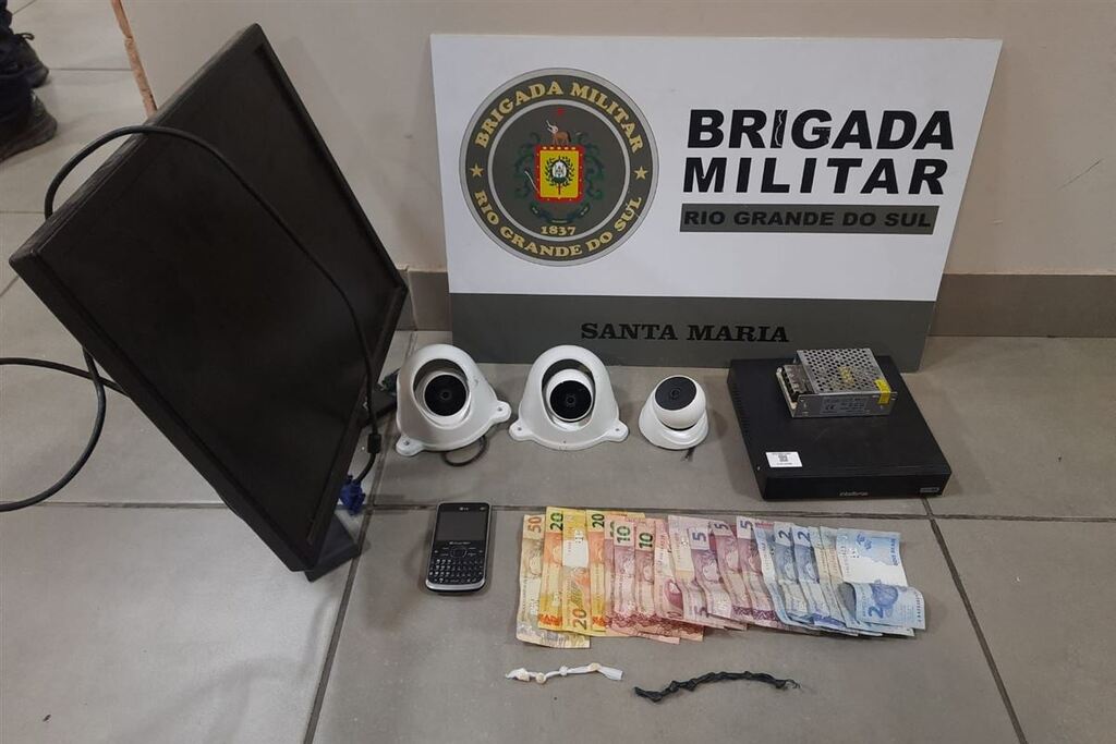 Mulher que aliciava adolescentes para vender drogas é presa em Santa Maria