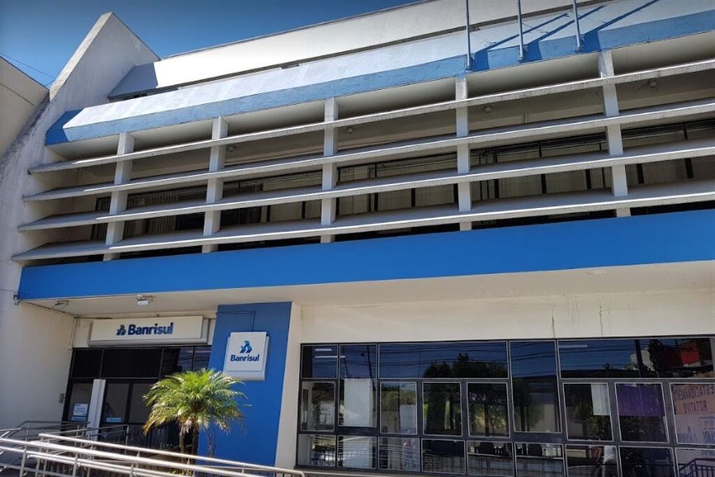 título imagem Só 25% das pessoas acima de 59 anos vão a agências bancárias