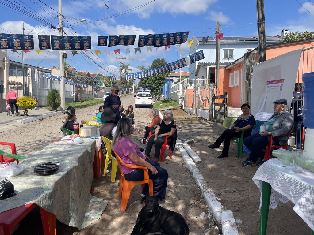 Foto: Bianca Guimarães (Diário) - Dia do Vizinho na Rua Walter Lippold, na Região Oeste