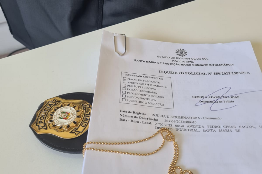 título imagem Funcionário que escreveu frase racista em parede de banheiro é indiciado