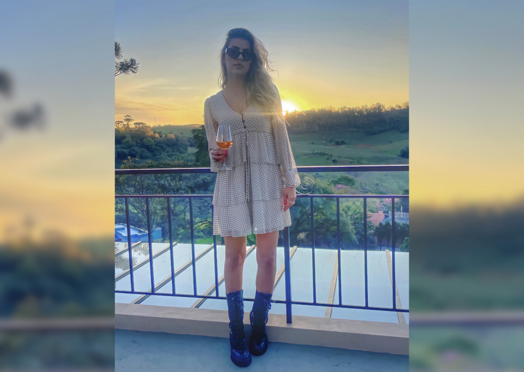 Tendência: #lookdodia, Strawberry Makeup e dica de série na coluna de Camila Cunha 