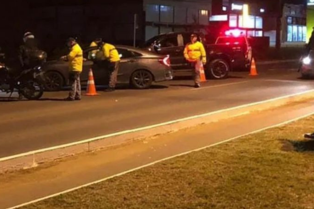 título imagem Balada Segura aplica 82 testes de bafômetro e autua nove motoristas neste final de semana em Santa Maria