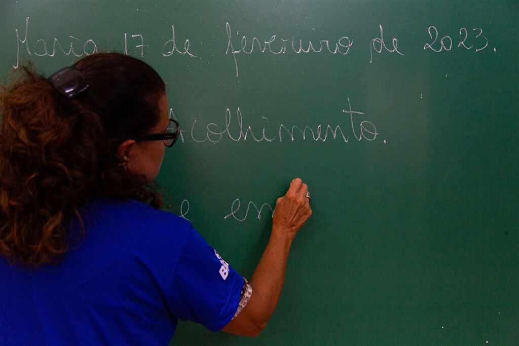 título imagem Assembleia aprova projeto para contratar até 5 mil professores em caráter emergencial e temporário