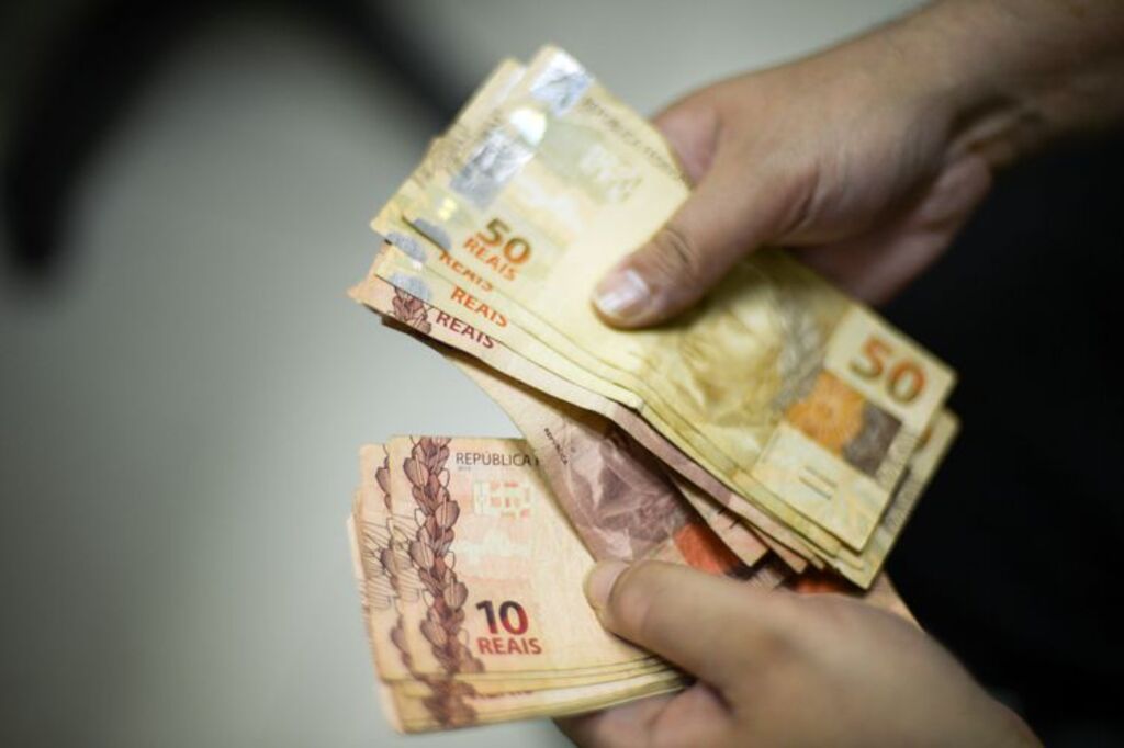 título imagem Presidente Lula assina medida provisória para taxar fundos de super-ricos no país