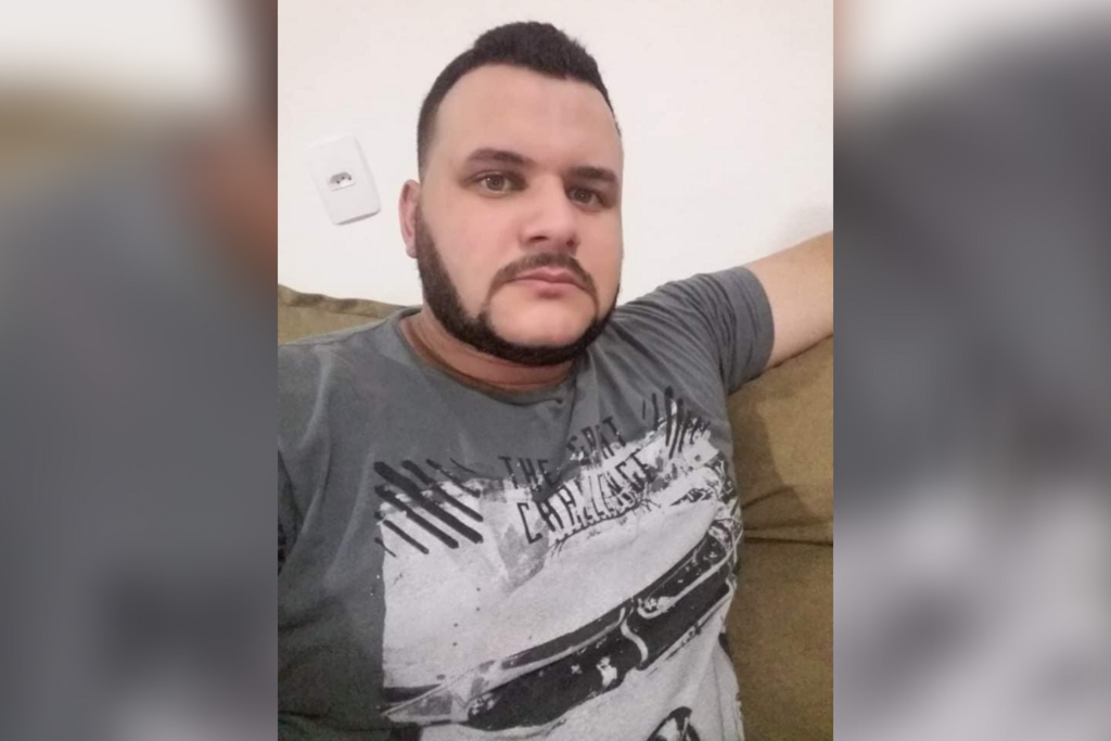 Família e amigos prestam homenagem à jovem morto ao colidir em árvore em rodovia da região