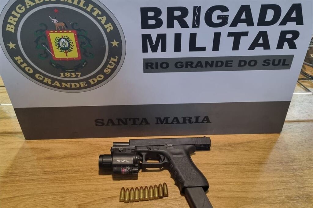 Homem é preso por porte ilegal de arma no Bairro Urlândia em Santa Maria