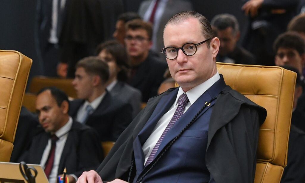 título imagem Zanin vota contra marco temporal e desempata julgamento