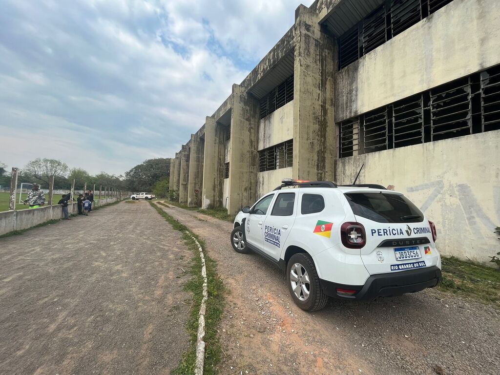 título imagem Homem é encontrado morto com ferimento na cabeça no Bairro Salgado Filho