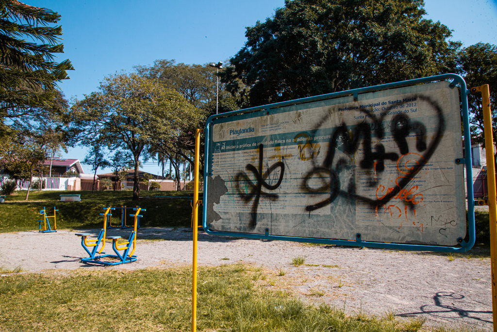 Galeria de imagens: Pichações na Praça do Mallet