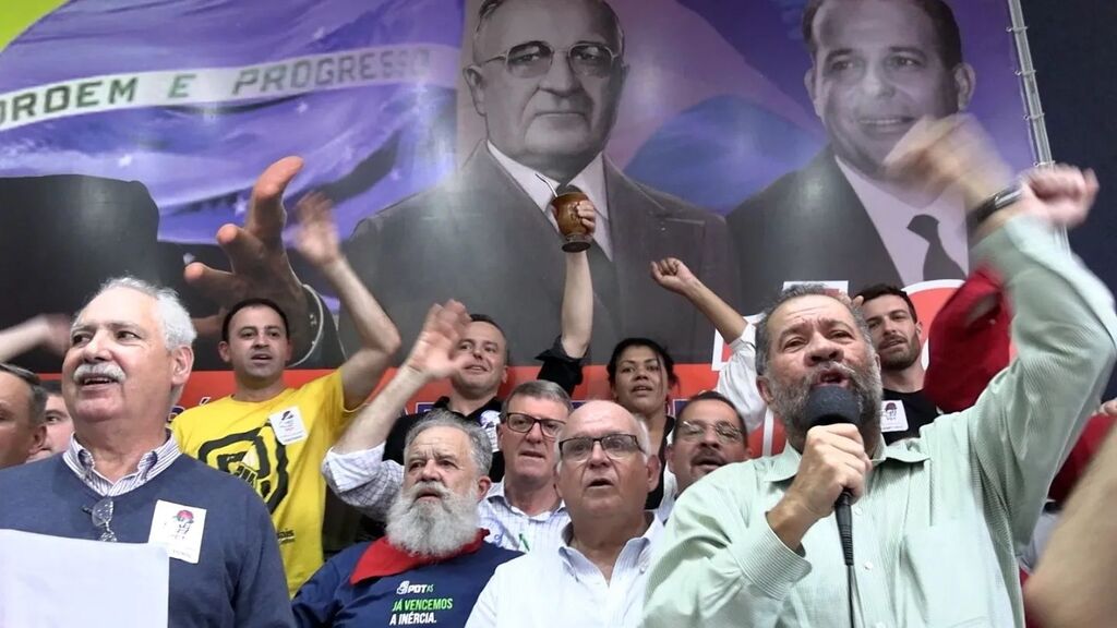 Foto: PDT (Divulgação) - Presidente nacional licenciado do PDT, Carlos Lupi mediou acordo para a retirada da candidatura de João Luiz, e Romildo Bolzan fosse eleito presidente do partido no Estado