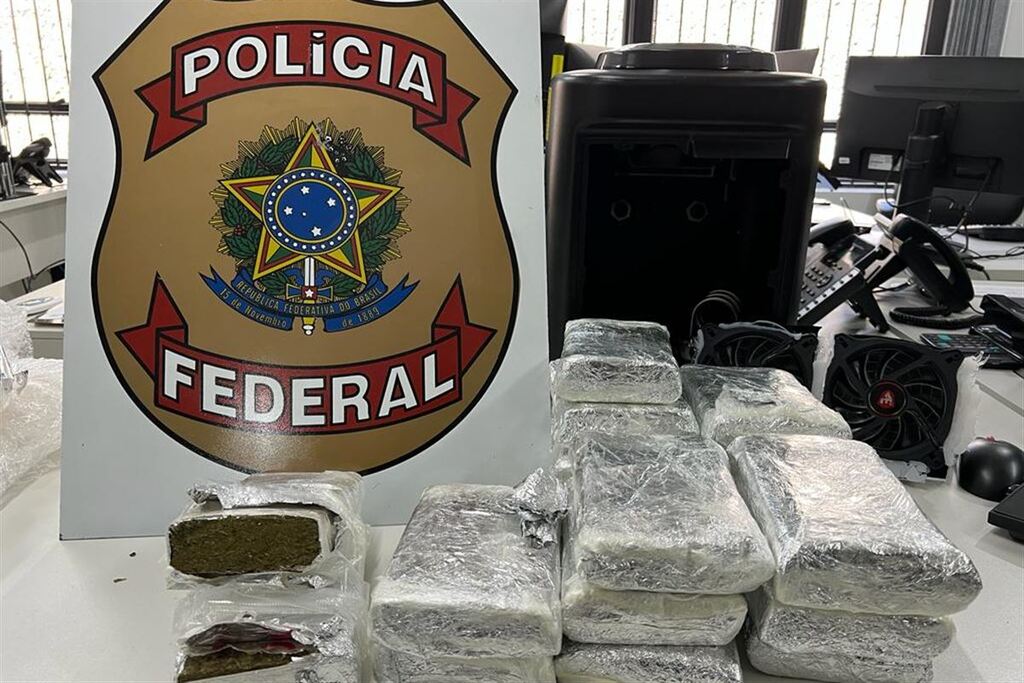 Foto: Polícia Federal - 7,5kg de maconha foram encontrados dentro de um purificador de água
