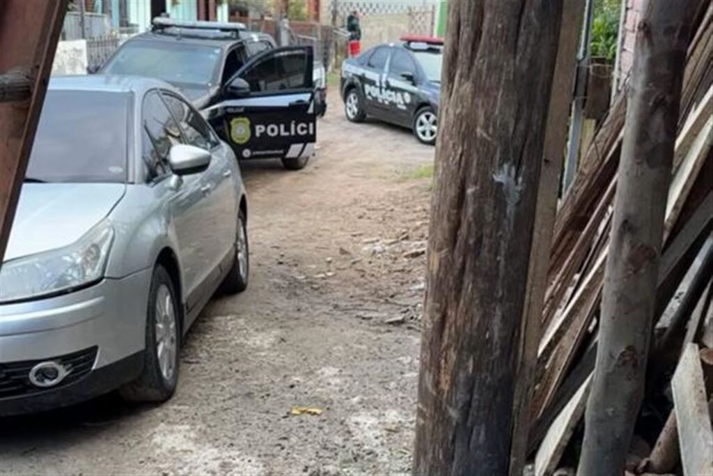 Foto: Polícia Civil - Prisões ocorreram nas residências dos suspeitos no Bairro Salgado Filho
