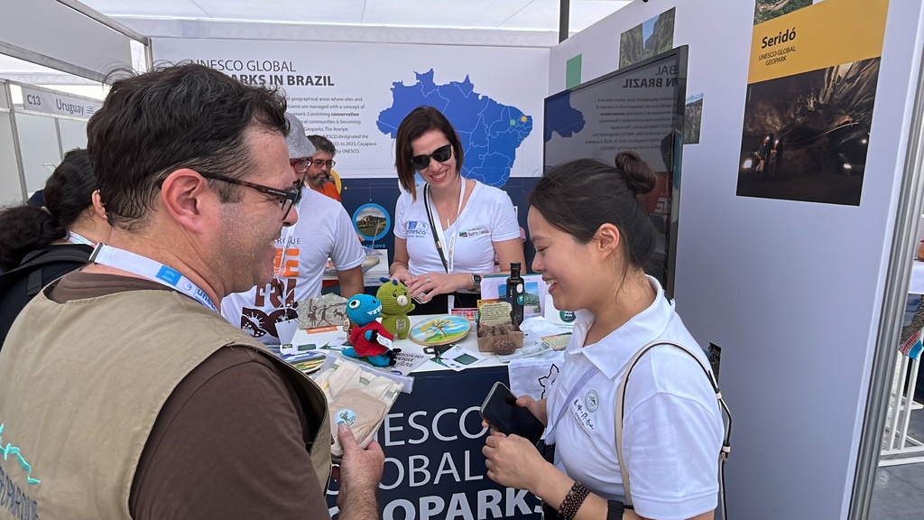 Galeria de imagens: Estande do Brasil recebe visitantes