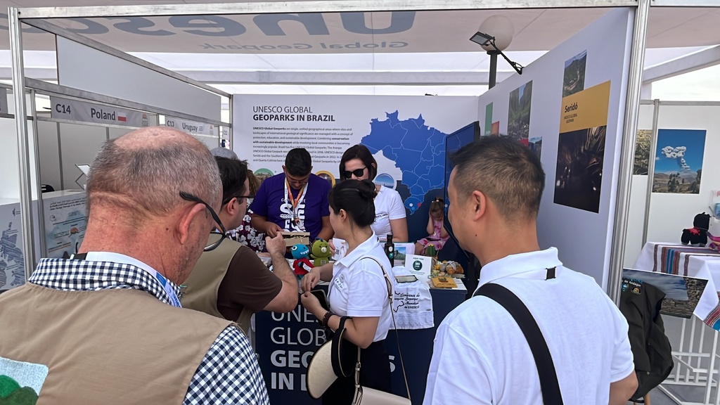 Galeria de imagens: Estande do Brasil recebe visitantes