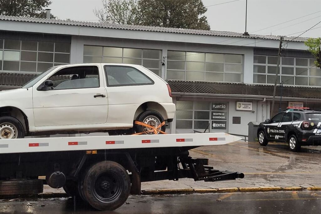 título imagem Polícia Civil recupera carro furtado que era vendido na internet