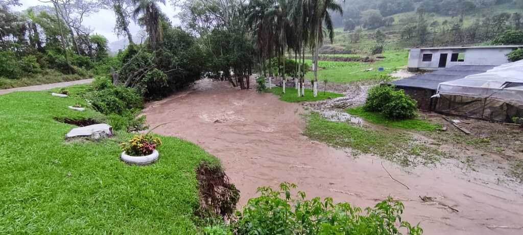 título imagem Chuvas já deixam cerca de 300 moradores desalojados na Região Central do Estado