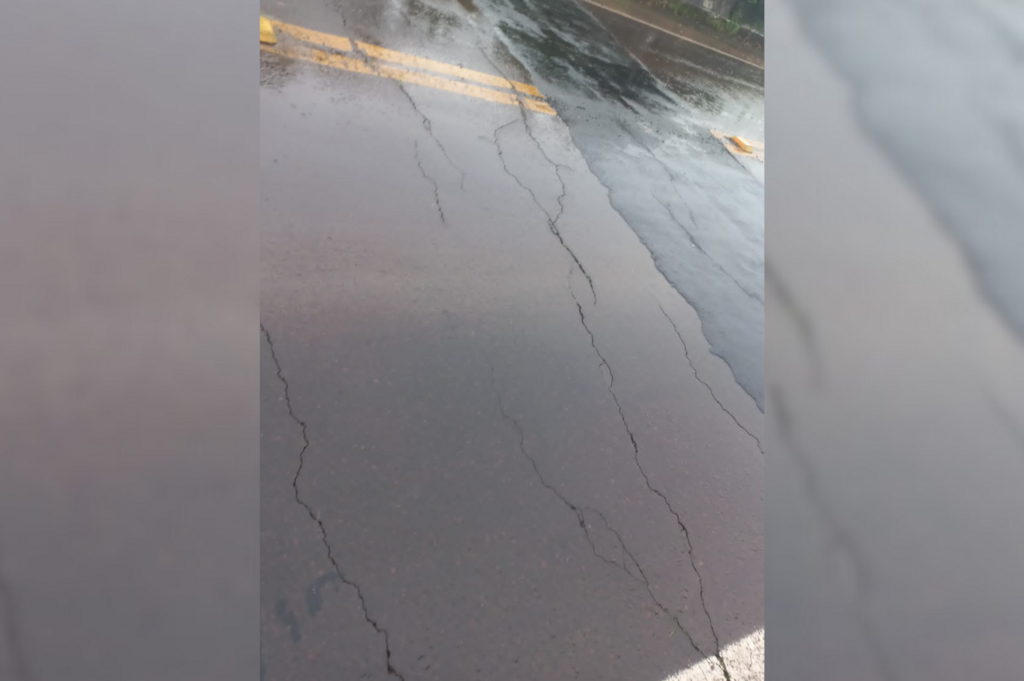 título imagem Com rachaduras, ponte entre Faxinal do Soturno e São João do Polêsine é bloqueada, informa Daer