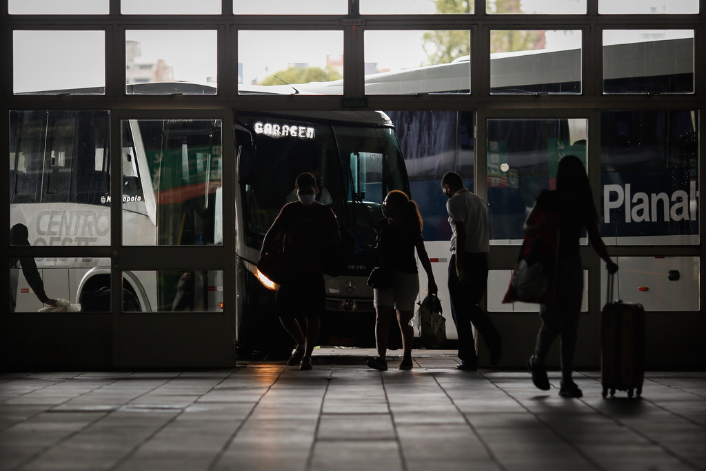 Viagens de ônibus sofrem alterações em razão dos bloqueios nas rodovias