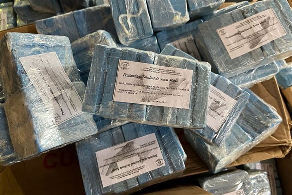 título imagem Dois mil sabonetes produzidos por apenados de Santa Maria são doados para vitimas das enchentes no Vale do Taquari